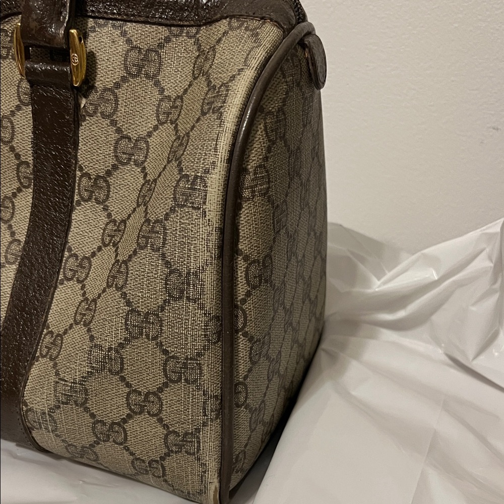 Gucci Monogram Satchel with Red and Green Accents - Picture 4 of 16
